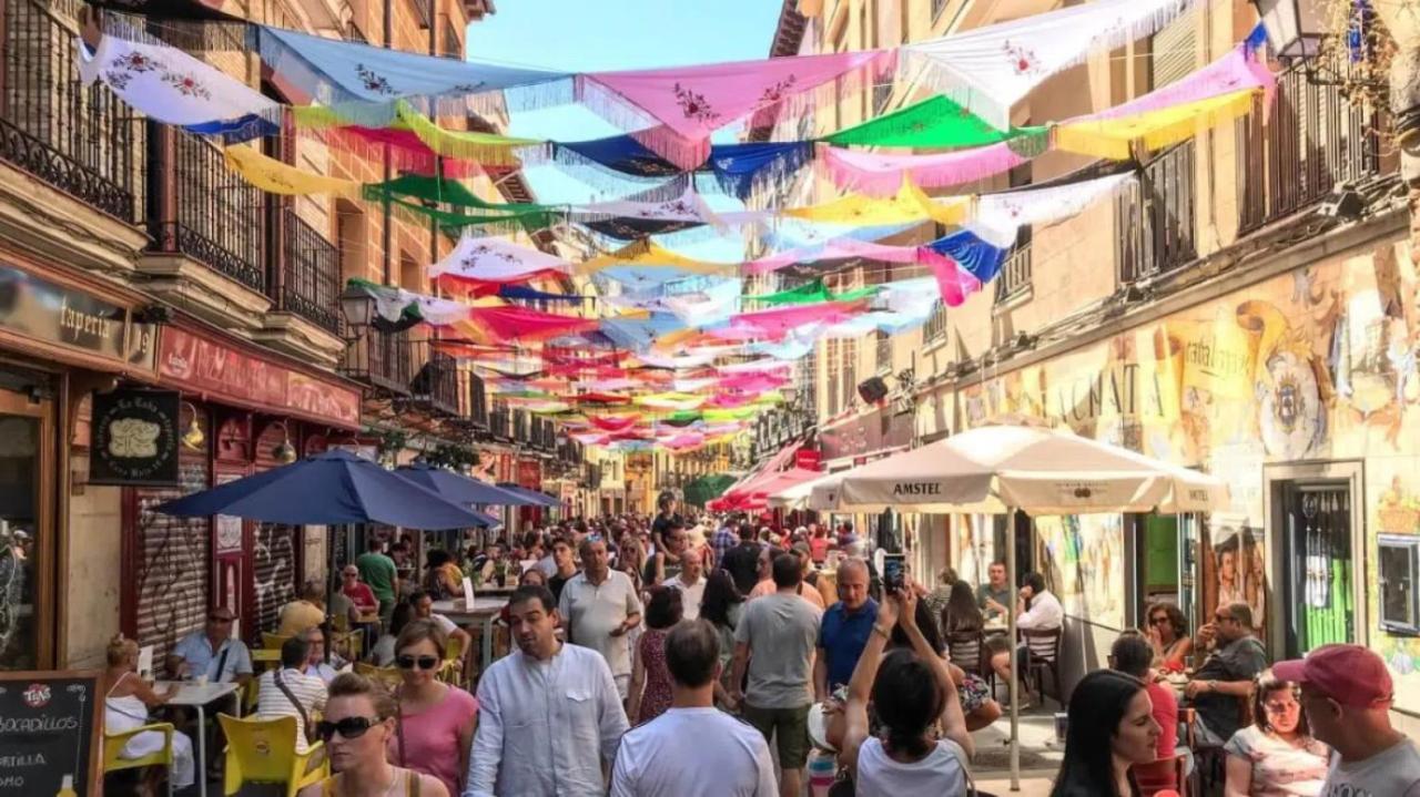 Latina En Madrid Lägenhet Exteriör bild